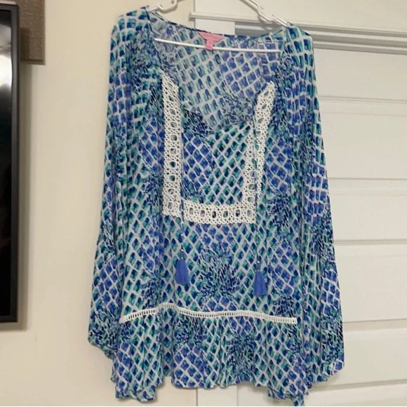 Women's Lilly Pulitzer Amisa Top. Size XL. - Picture 1 of 6